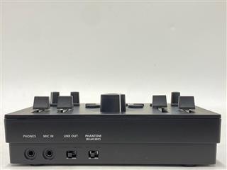 ROLAND VT-4 Voice Transformer and Effects Processor